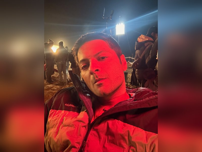 Ali Fazal Gives Sneak Peek of “Mirzapur” Film Shoot in Rajasthan, Thanks Fans for Their Love!