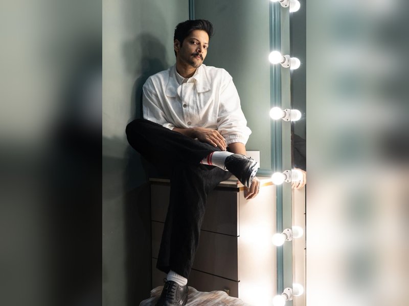 Ali Fazal wraps up a secret project with Shakun Batra focused on social media’s impact on relationships. Ali Fazal wraps up a secret project with Shakun Batra focused on social media’s impact on relationships.