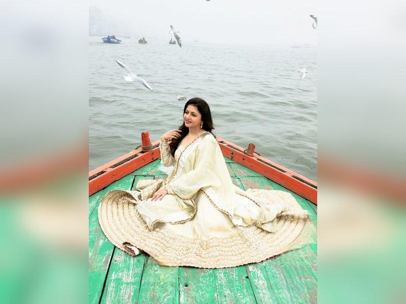 Bhagyashree Shares Grateful Reflections and Foodie Moments from Her Memorable Banaras Trip Bhagyashree Shares Grateful Reflections and Foodie Moments from Her Memorable Banaras Trip