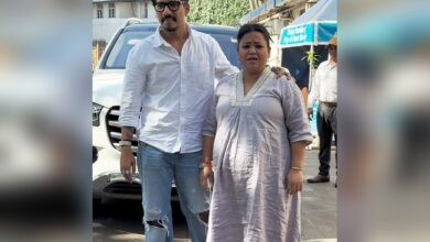 Bharti Singh Leaves Hospital With Newborn: Meet Her Baby With Haarsh Limbachiyaa!