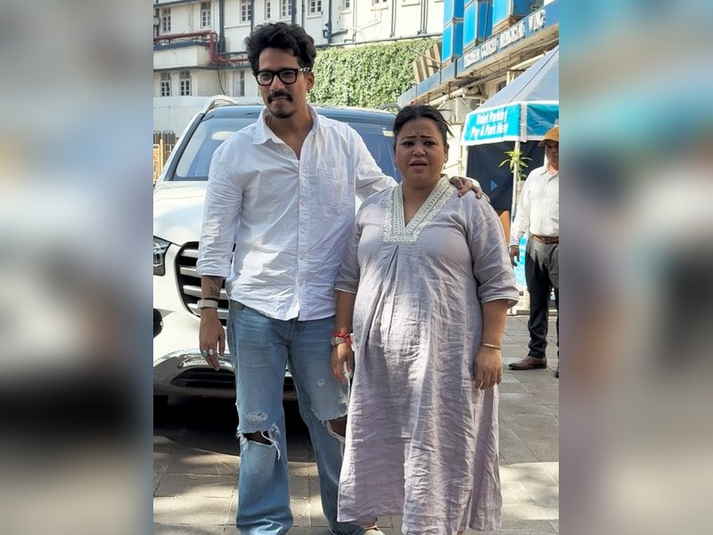 Bharti Singh Leaves Hospital With Newborn: Meet Her Baby With Haarsh Limbachiyaa!