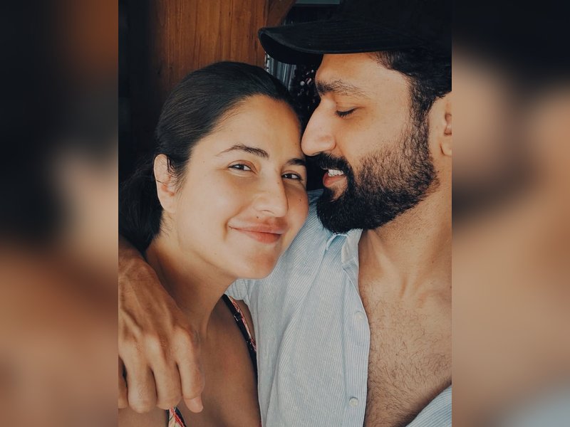 Bollywood stars reflect on 2025 memories and welcome 2026 with gratitude and love on social media.