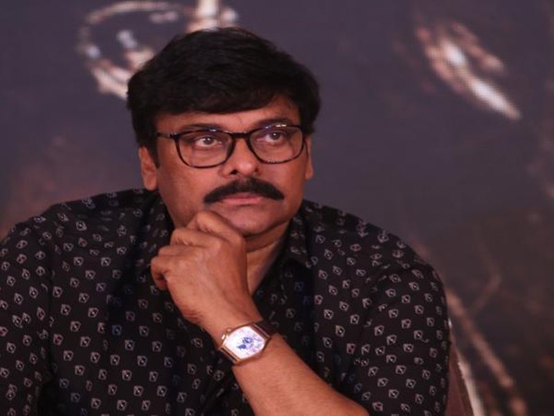 Chiranjeevi Supports Mohanlal After His Mother’s Passing: A Heartfelt Tribute to Santhakumari Amma