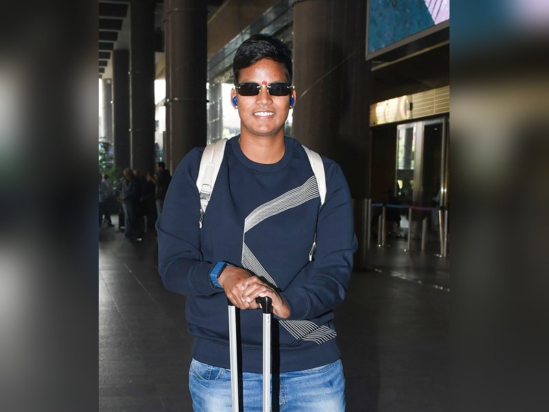 Deepti declared fit for third T20I against Sri Lanka, confirms coach Muzumdar