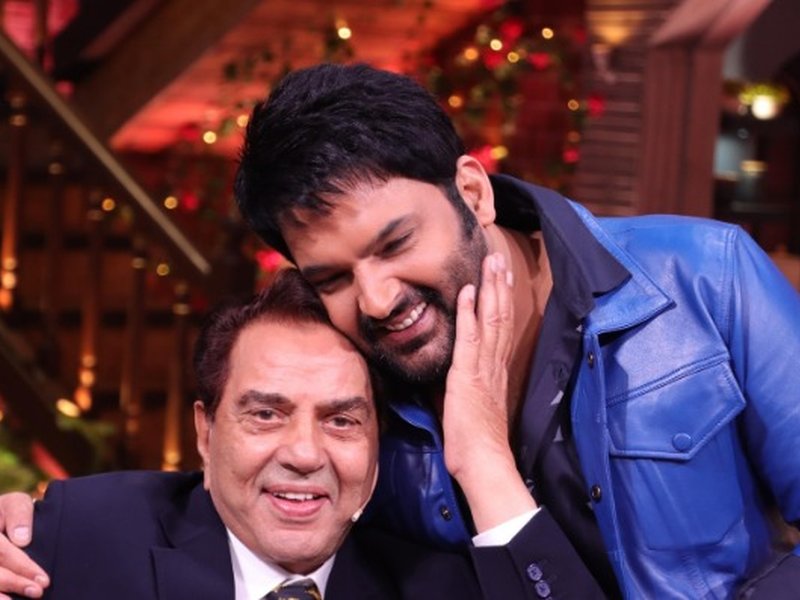 Dharmendra’s Heartwarming Two-Hour Wait to Catch Kapil Sharma Live in Toronto!