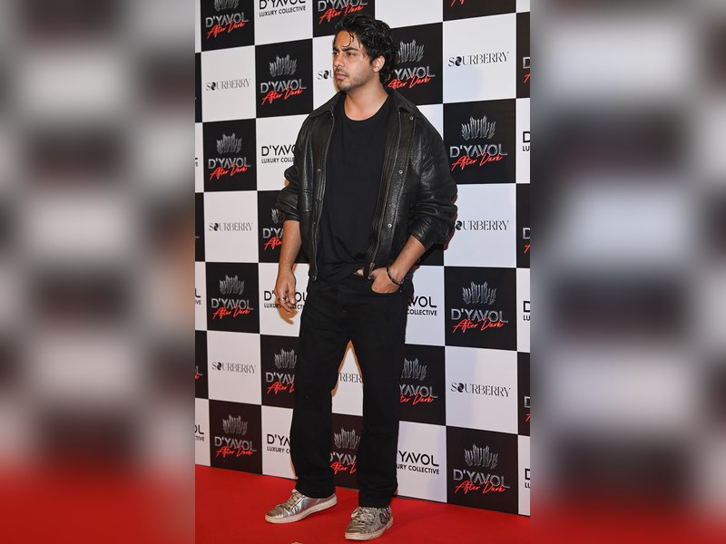 Did Aryan Khan Party at Bengaluru Pub? Police Investigate Viral Video! Did Aryan Khan Party at Bengaluru Pub? Police Investigate Viral Video!