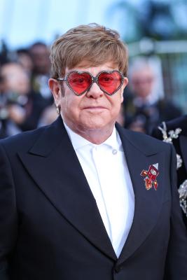 Elton John’s ‘Step Into Christmas’ Goes Platinum in the US, Delightful Holiday News for Fans!