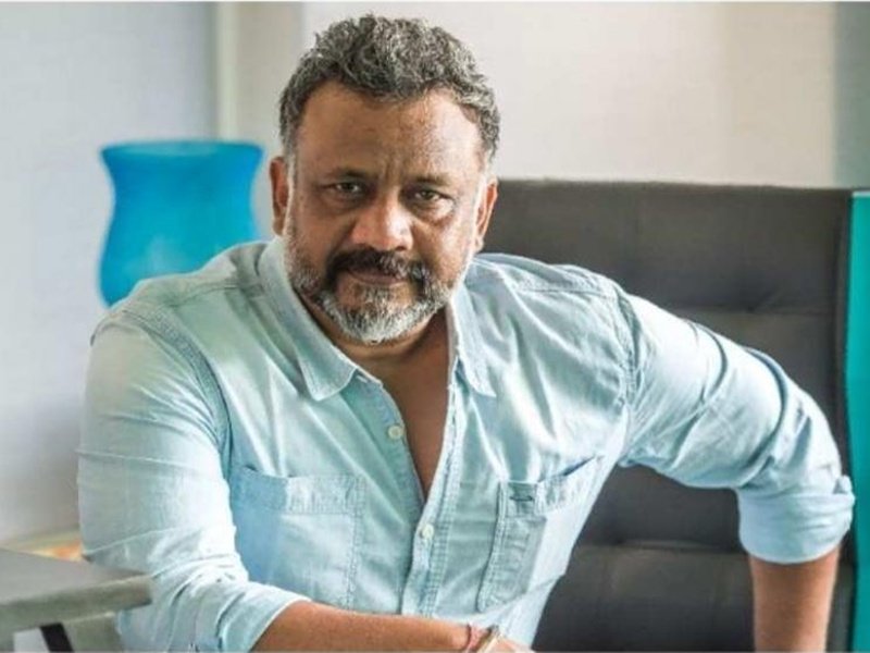 Filmmaker Anubhav Sinha Enjoys Cricket at Prayagraj While Touring India to Connect with Film Fans