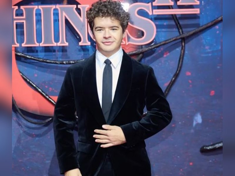 Gaten Matarazzo Names ‘Stranger Things’ Co-Stars He Can’t Stop Texting! Gaten Matarazzo Names ‘Stranger Things’ Co-Stars He Can’t Stop Texting!