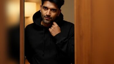 Guru Randhawa honors legendary Ustad Puran Shah Koti, who passed away at 72, with a heartfelt tribute.