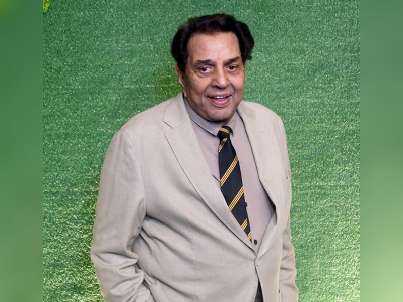 Hema Malini pays tribute to Dharmendra with a visual celebrating his timeless charm Hema Malini pays tribute to Dharmendra with a visual celebrating his timeless charm