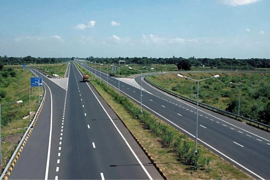 Highway Projects Delayed: 574 NH Initiatives Miss Deadlines as Rs 3.6 Lakh Crore Stuck Highway Projects Delayed: 574 NH Initiatives Miss Deadlines as Rs 3.6 Lakh Crore Stuck