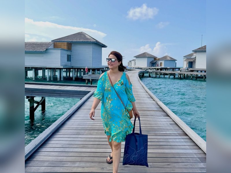 Hina Khan Enjoys Dreamy Maldives Getaway with Husband Rocky Jaiswal, Cherishing Family Moments Hina Khan Enjoys Dreamy Maldives Getaway with Husband Rocky Jaiswal, Cherishing Family Moments