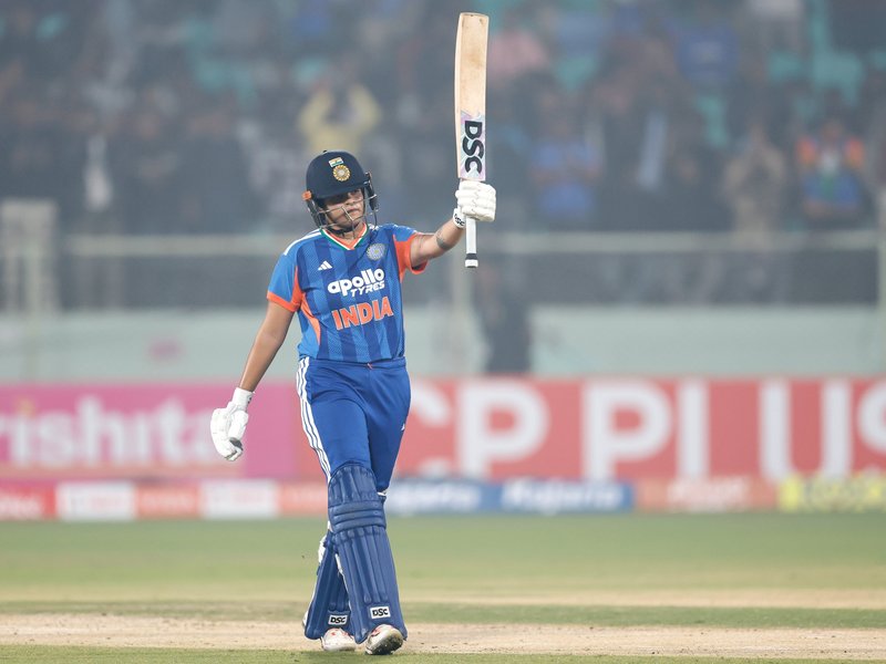 India Chases Down Sri Lanka Women’s Total, Shafali and Charani Shine in 2nd T20I Victory