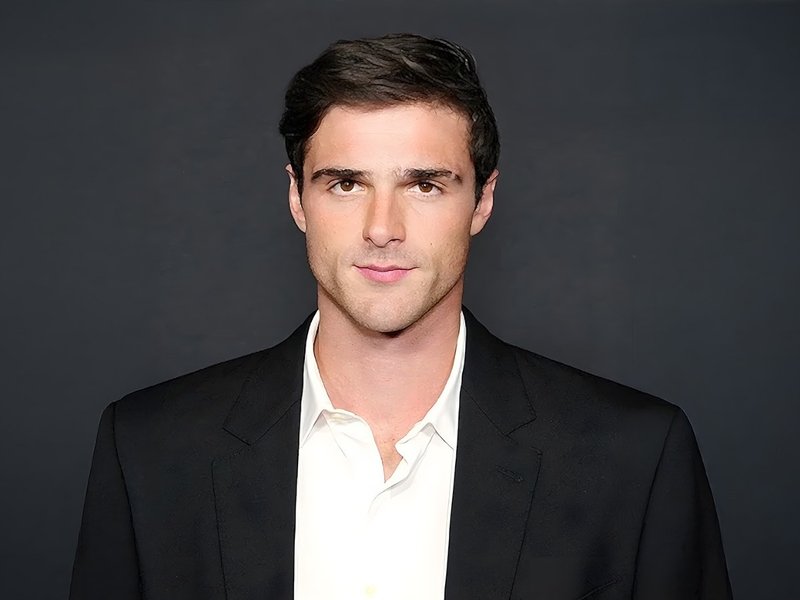 Jacob Elordi reveals his Hollywood inspiration and struggles while filming Frankenstein. Jacob Elordi reveals his Hollywood inspiration and struggles while filming Frankenstein.