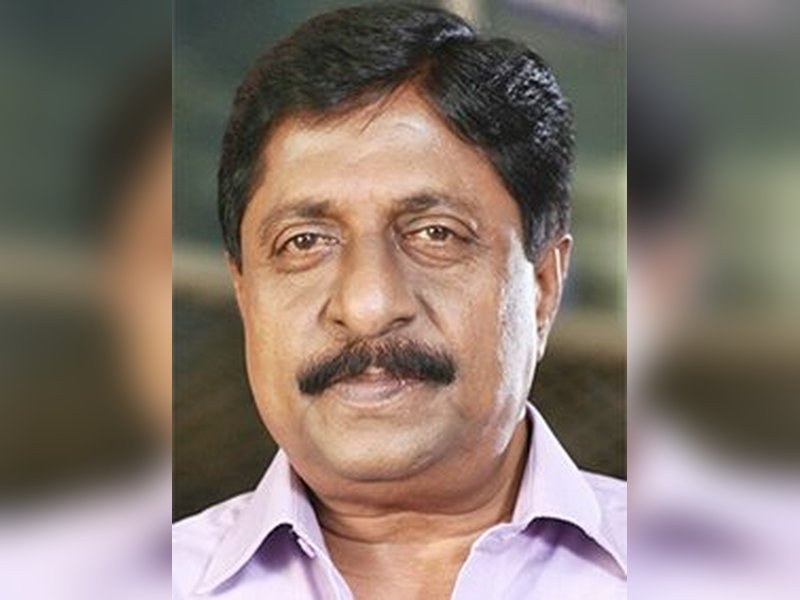 Kamal Haasan pays tribute to Malayalam cinema icon Sreenivasan, remembers his remarkable talent.