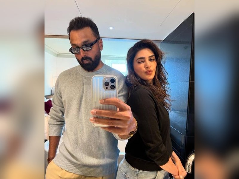 Karishma Tanna celebrates her birthday with heartfelt wishes and unseen couple photos from Varun Bangera.