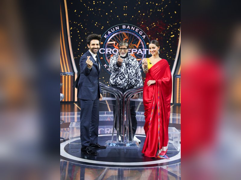 Kartik Aaryan and Ananya Panday bring laughs to Kaun Banega Crorepati with Big B’s Gen Z lesson! Kartik Aaryan and Ananya Panday bring laughs to Kaun Banega Crorepati with Big B’s Gen Z lesson!
