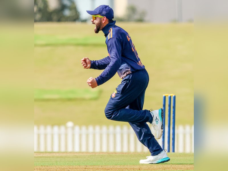 Kohli and Pant shine with fifties as Delhi narrowly beats Gujarat by seven runs in Vijay Hazare Trophy Kohli and Pant shine with fifties as Delhi narrowly beats Gujarat by seven runs in Vijay Hazare Trophy