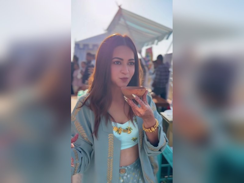 Kriti Kharbanda Shares Love for Pani Puri in Fun Video, Reflects on 9 Years in Bollywood
