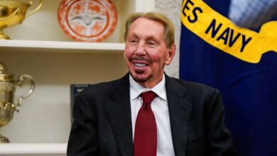 Larry Ellison Backs Son’s Billion Bid for Warner Bros. Discovery and Paramount