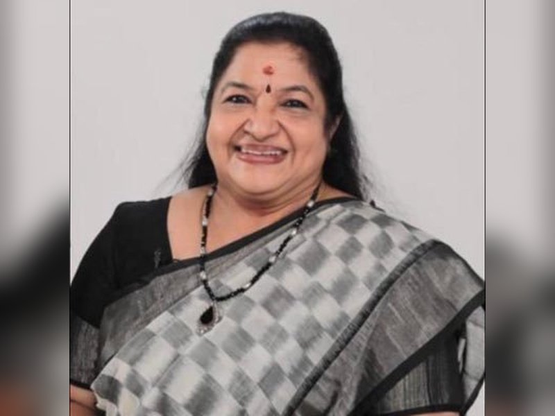 Legendary singer K S Chithra mourns the passing of Mohanlal’s mother, Shantakumari Amma, at 90.
