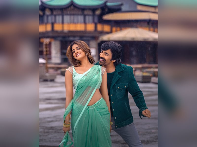 Lyrical video of ‘Addham Mundhu’ from the action-comedy ‘Bhartha Mahasayulaku Wignyapthi’ released!