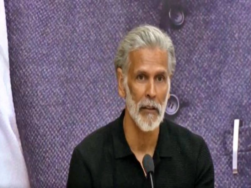 Milind Soman Reveals Secrets to Success in Modelling: A Throwback from the 90s! Milind Soman Reveals Secrets to Success in Modelling: A Throwback from the 90s!