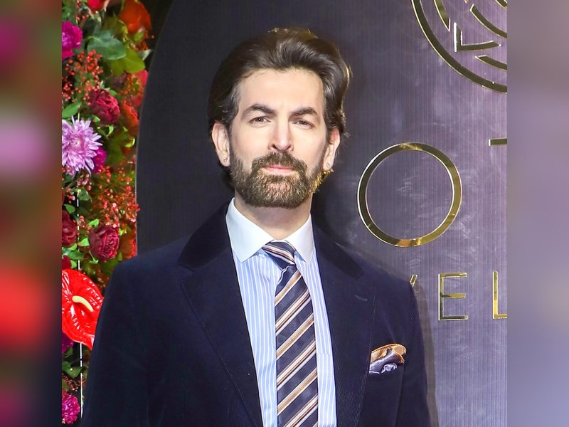 Neil Nitin Mukesh praises Ashutosh Rana’s humility in moving tribute after touching stage moment.