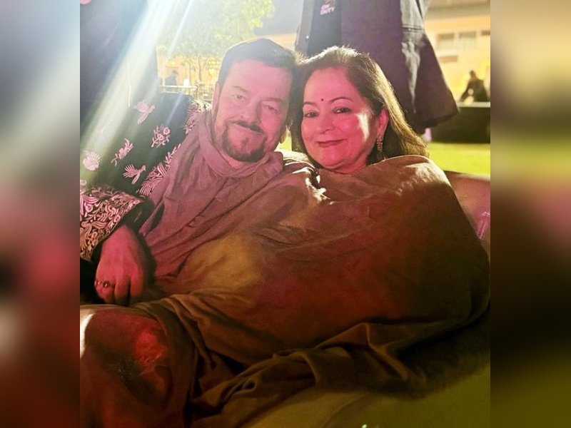 Nitin Mukesh Defines Love: The Heartwarming Tale of a Shawl on a Chilly Winter Night