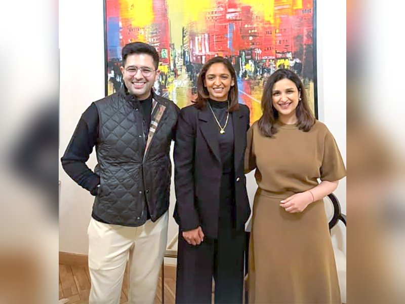 Parineeti Chopra and Raghav Chadha welcome cricket star Harmanpreet Kaur to their home in Mumbai Parineeti Chopra and Raghav Chadha welcome cricket star Harmanpreet Kaur to their home in Mumbai
