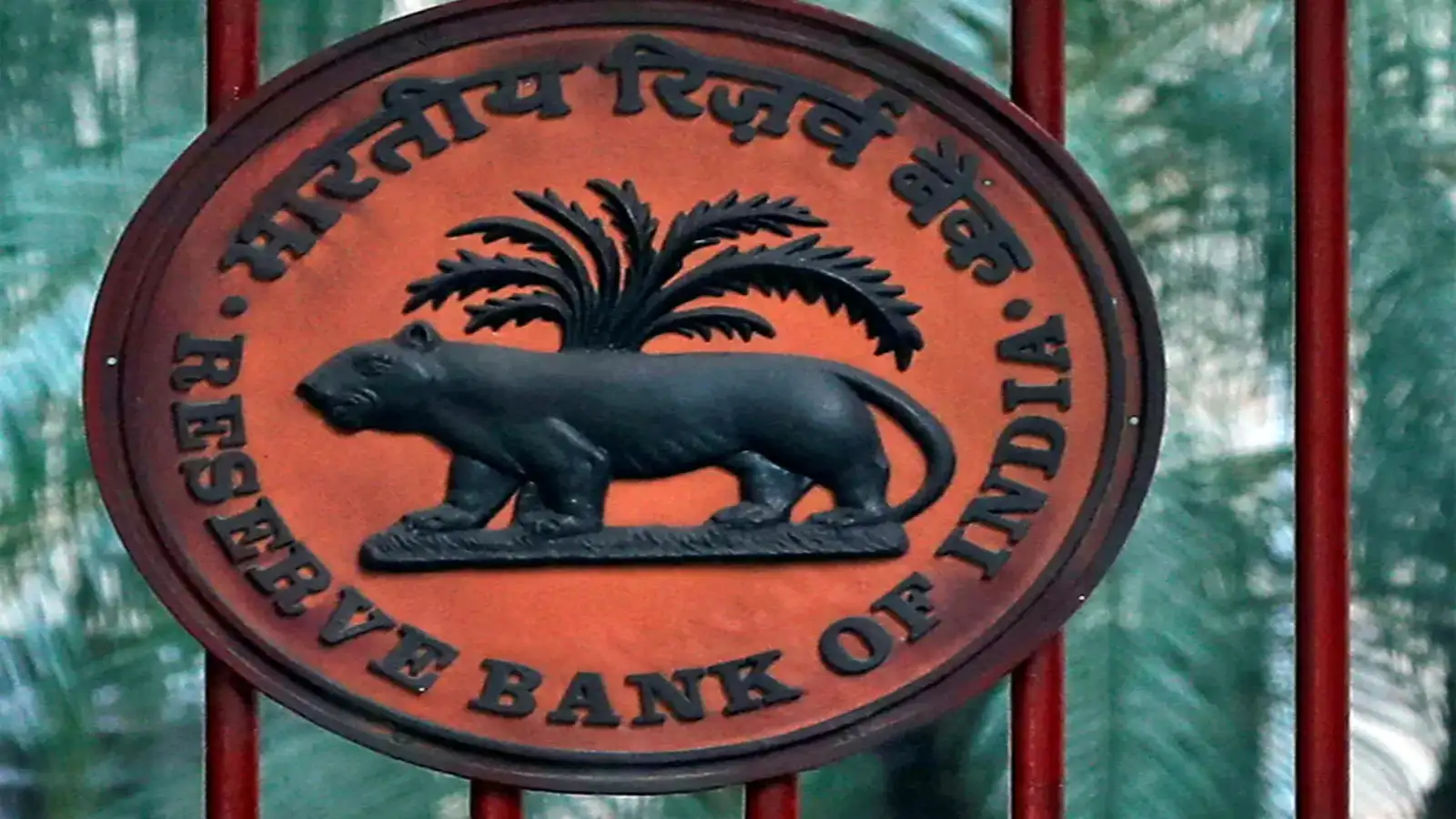 RBI Cuts Rates by 125 BPS: Emphasis on Growth and Rupee Management for 2026