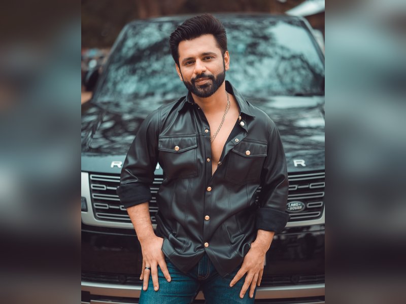 Rahul Vaidya praises Messi for staying true to his roots during his India visit, urging Inddigihunt to embrace their culture.