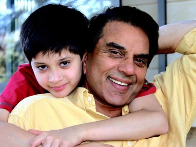 Rajveer Deol Remembers Dharmendra: “I Still Hear Your Voice,” on His Grandfather’s 90th Birthday Rajveer Deol Remembers Dharmendra: “I Still Hear Your Voice,” on His Grandfather’s 90th Birthday