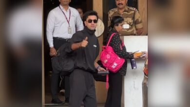 Ranbir Kapoor and Alia Bhatt spotted at Mumbai airport, heading for their annual year-end vacation.