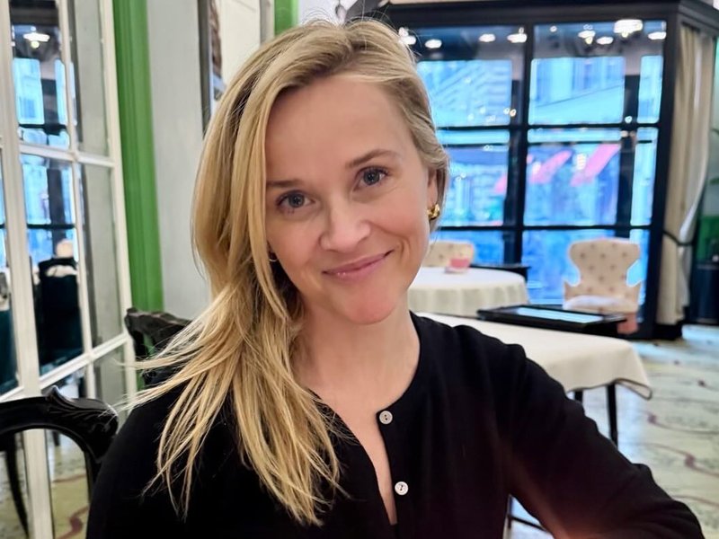 Reese Witherspoon Celebrates the Holidays with Her Lookalike Kids: Festive Photos Shared on Instagram Reese Witherspoon Celebrates the Holidays with Her Lookalike Kids: Festive Photos Shared on Instagram