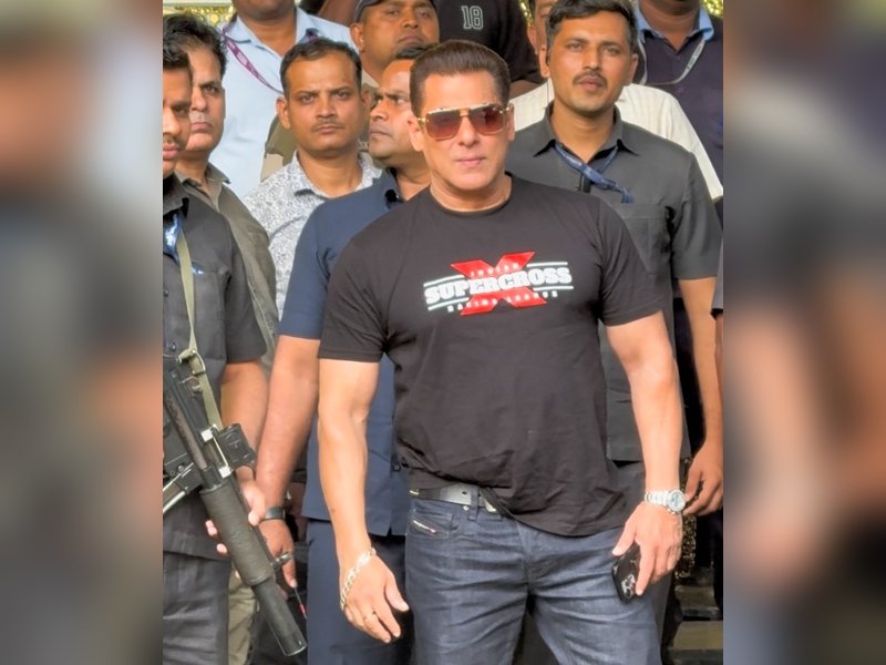 Salman Khan Unveils Fresh Look After Completing ‘Galwan’ Shoot!