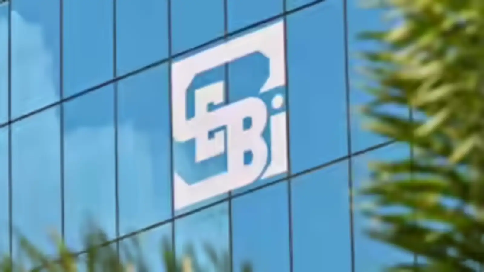 Sebi Cuts Mutual Fund Fee Cap to Reduce Costs for Investors Sebi Cuts Mutual Fund Fee Cap to Reduce Costs for Investors