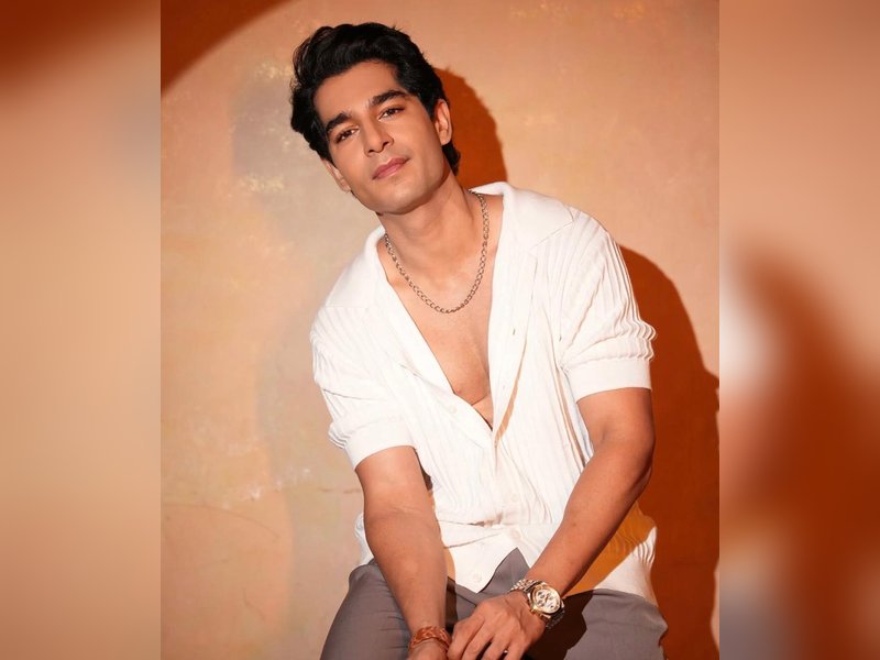Shaan R Grover shares emotional moment as Kumar Sanu sings for him in new music video “Laut Ke Na Aa”
