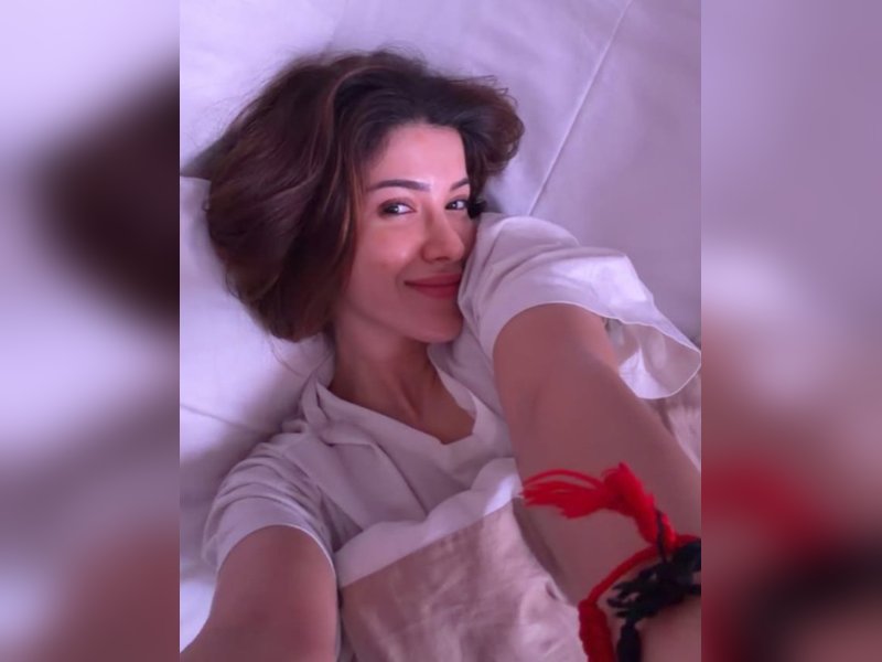 Shanaya Kapoor Embraces Imperfection with Adorable Selfie and Cozy Movie Night Vibes! Shanaya Kapoor Embraces Imperfection with Adorable Selfie and Cozy Movie Night Vibes!