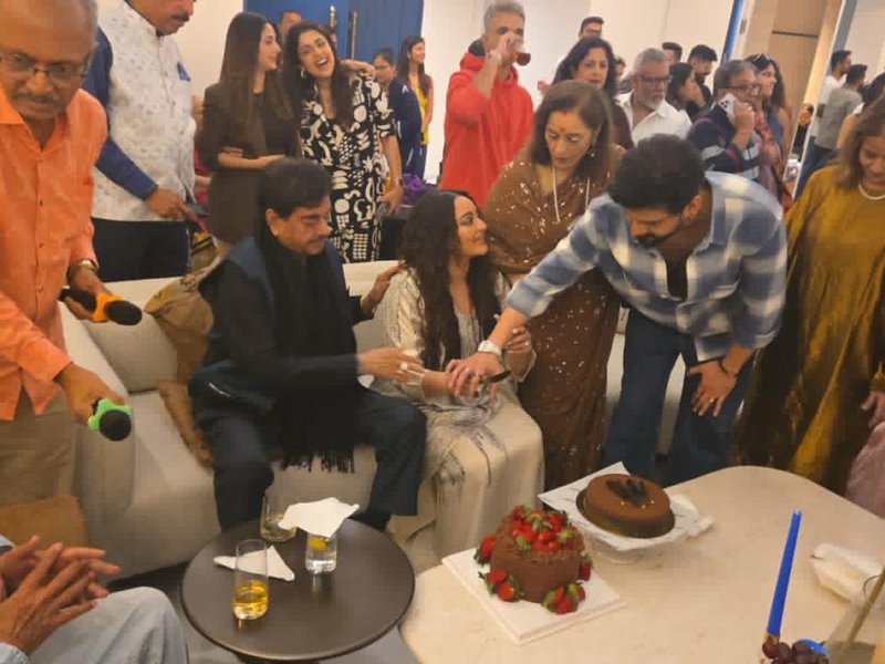 Shatrughan Sinha Hosts Special Meet-Up with Friends and Family, Remembers Raj Kapoor’s Legacy Shatrughan Sinha Hosts Special Meet-Up with Friends and Family, Remembers Raj Kapoor’s Legacy