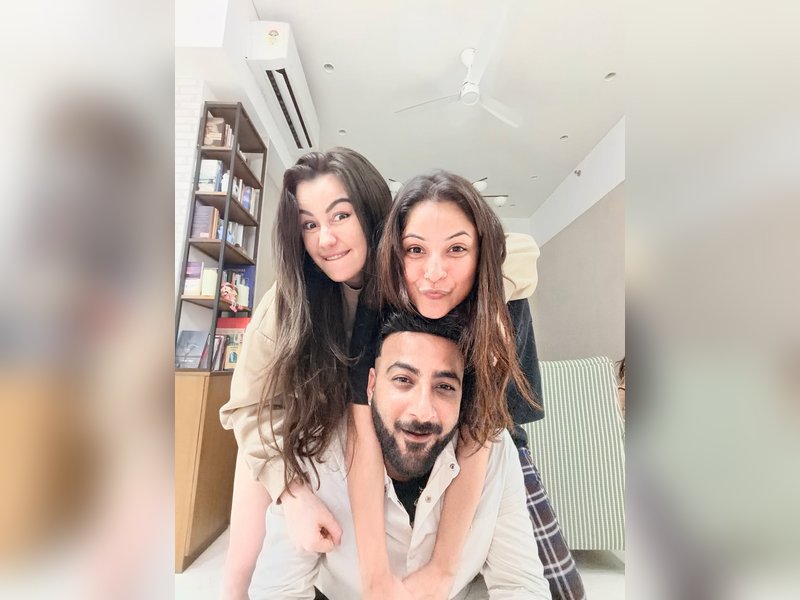 Shehnaaz Gill Celebrates Shehbaz’s Return: “You’re the Real Winner to Me!” Shehnaaz Gill Celebrates Shehbaz’s Return: “You’re the Real Winner to Me!”