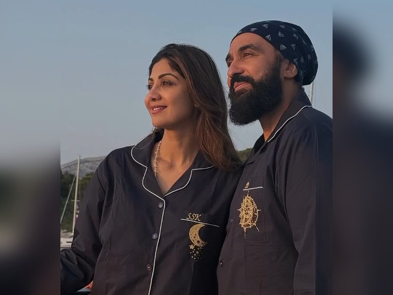 Shilpa Shetty Reflects on 2025 with Heartwarming Moments and Gratitude Ahead of 2026 Transition Shilpa Shetty Reflects on 2025 with Heartwarming Moments and Gratitude Ahead of 2026 Transition