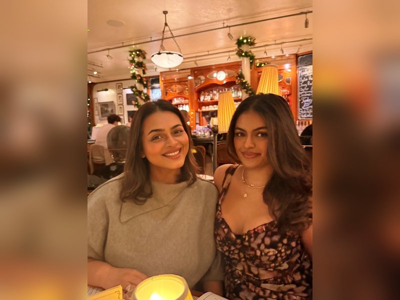 Shilpa Shirodkar hosts a special birthday dinner for daughter Anoushka Ranjit
