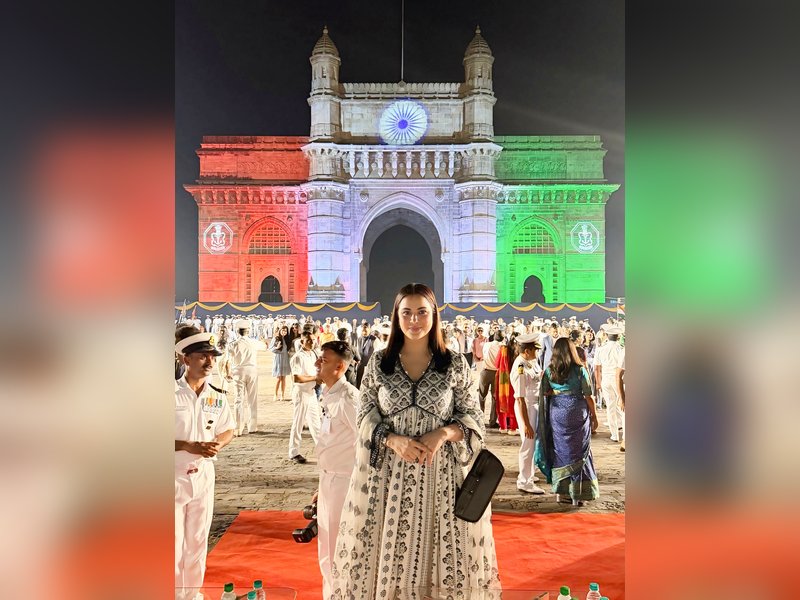 Shraddha Arya enjoys the Indian Navy’s Beating Retreat Ceremony in Mumbai, shares her experience online.