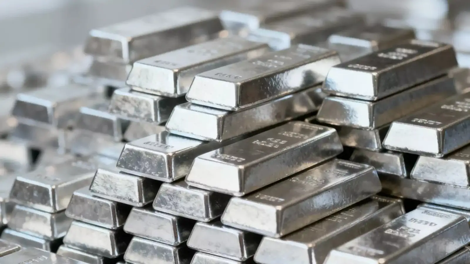 Silver Prices Hit Record Rs 2.36 Lakh/kg in Delhi Amid Rising Global Rates Over  an Ounce