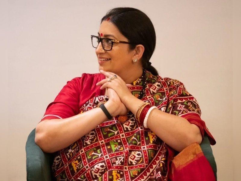 Smriti Irani Praises ‘Dhurandhar’ Movie, Highlights Its Powerful Themes and Star Cast on Social Media
