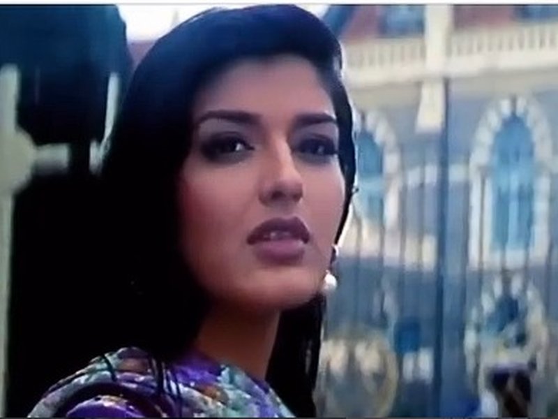 Sonali Bendre Reflects on 26 Years of “Dahek,” Sharing Nostalgia and Timeless Memories on Instagram