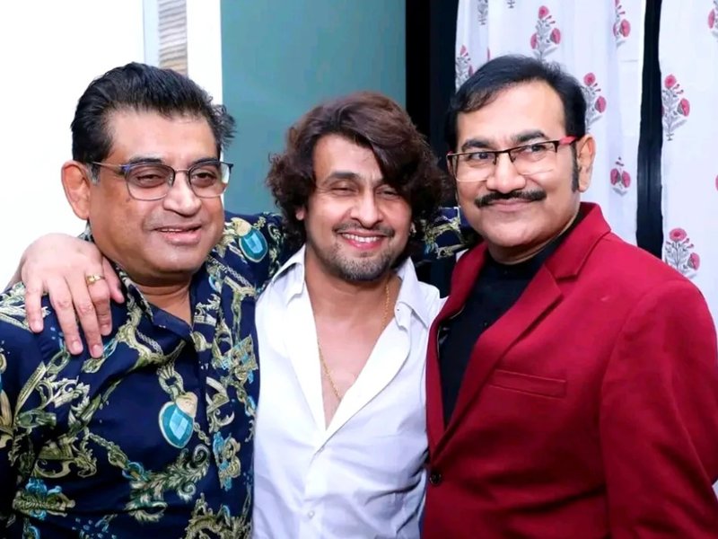 Sonu Nigam, Amit Kumar, and Sudesh Bhosle come together for a memorable musical night