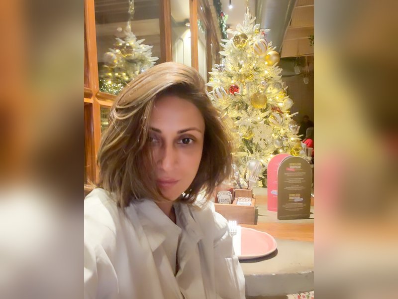 Urvashi Dholakia Shares Magical Solo Dining Experience, Embracing Self-Love and Independence